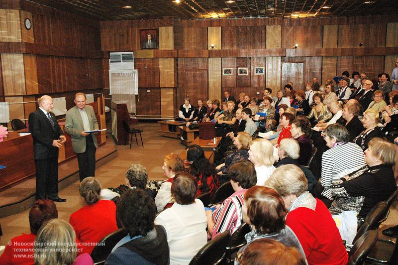 30.04.09     Выпускной на Народном факультете НГТУ , фотография: В. Невидимов