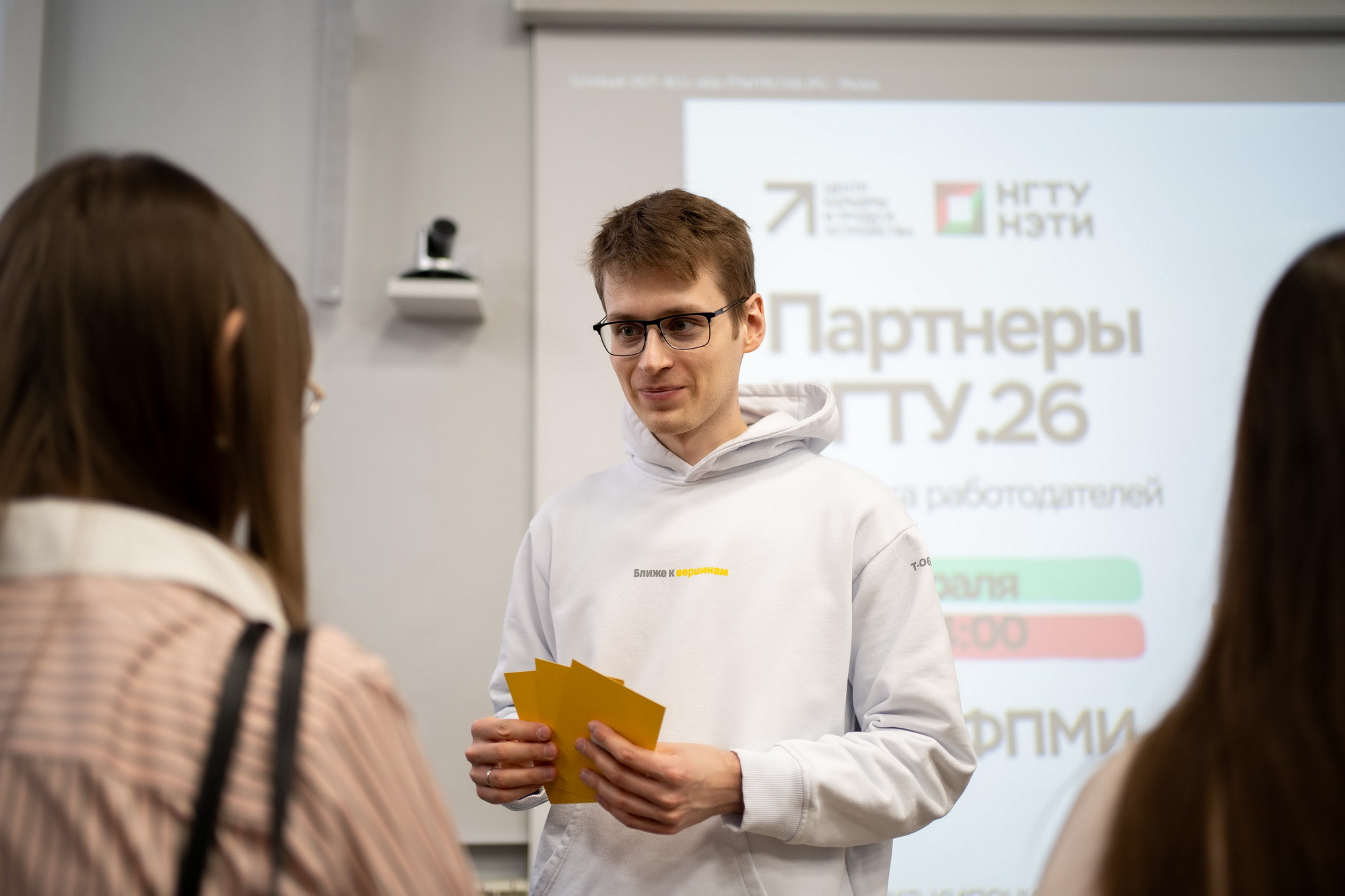 В НГТУ НЭТИ прошла стендовая выставка предприятий-партнеров, фотография: А. Непомнящих