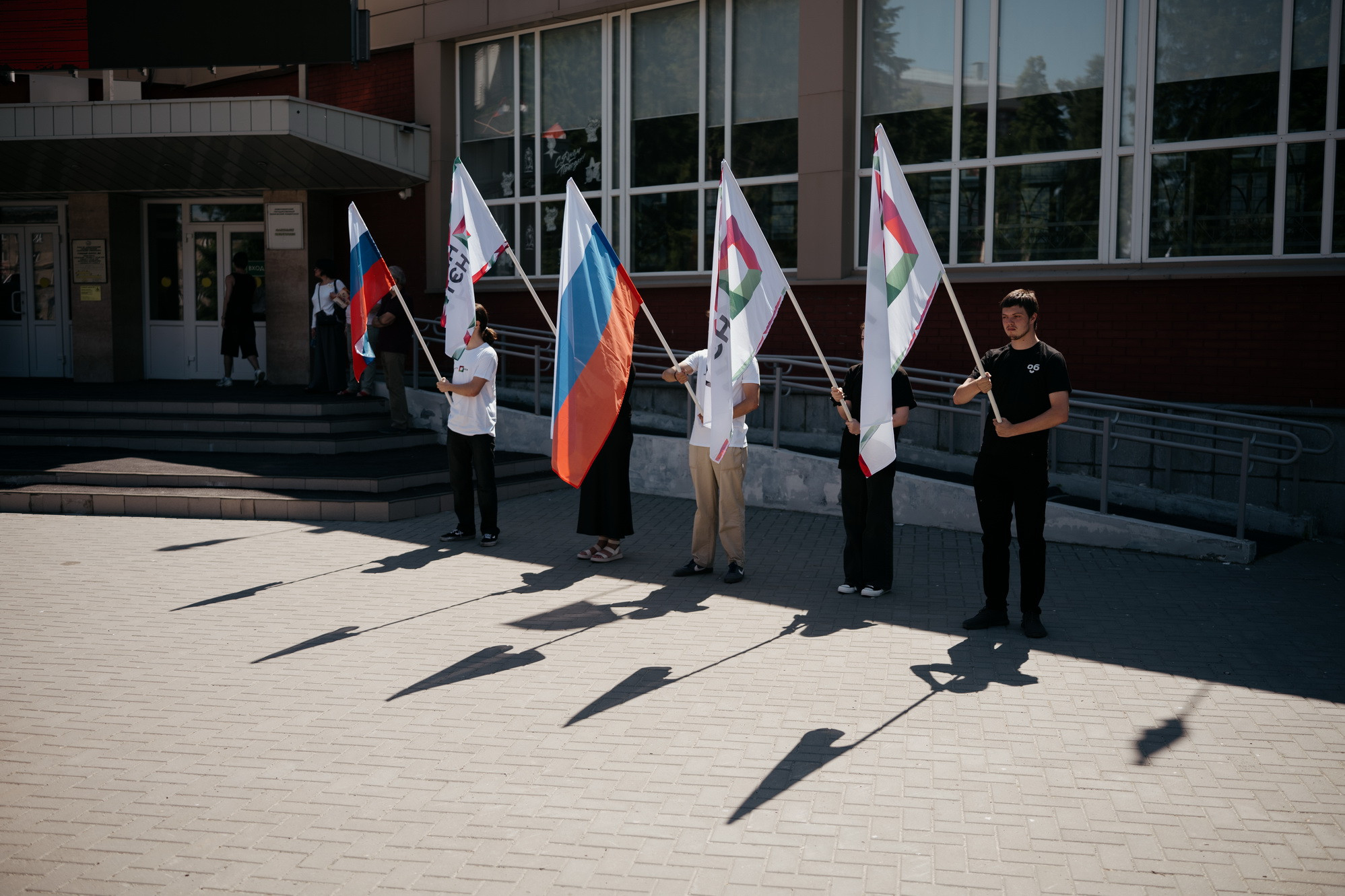 «Хоровод единства» ко Дню России организовали в НГТУ НЭТИ, фотография: В. Гуськов
