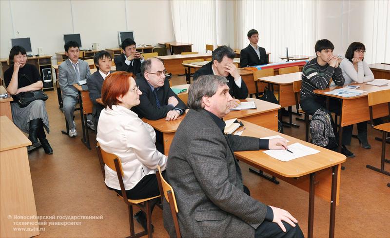 19.04.10     Семинар для старшеклассников на факультете летательных аппаратов, фотография: В. Невидимов