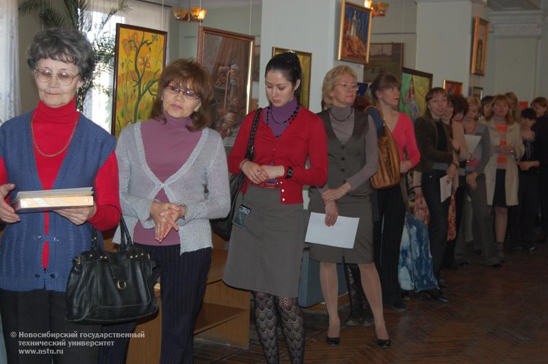 26.04.11     26-29 апреля в НГТУ пройдет неделя литературы и искусства, фотография: Л. Федяева