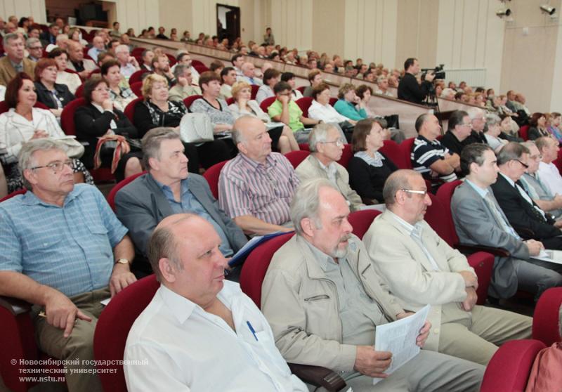 Производственное совещание преподавателей и сотрудников НГТУ , фотография: В. Невидимов