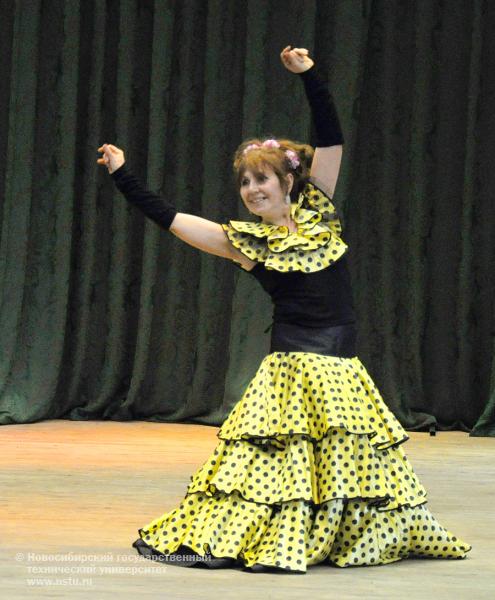 29.04.2013. Выпускной на Народном факультете НГТУ, фотография: В. Невидимов