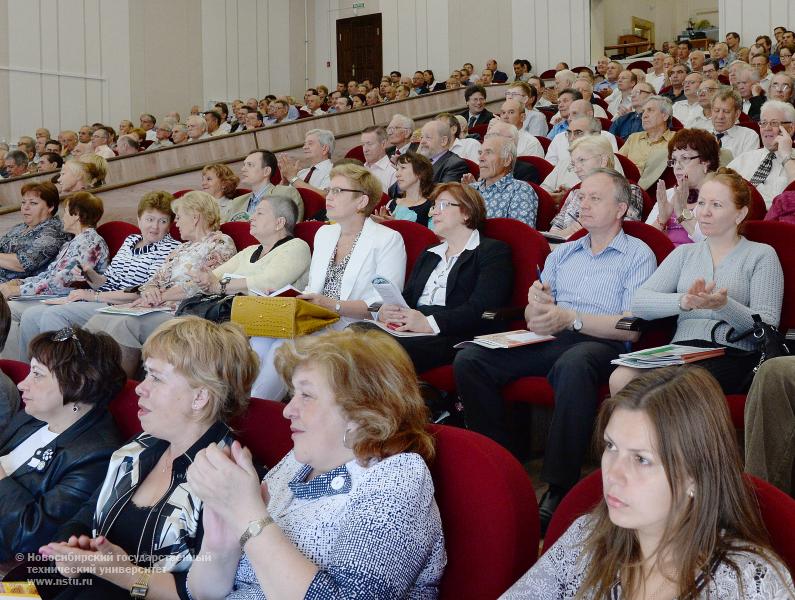 30.08.2013_Производственное собрание преподавателей и сотрудников НГТУ, фотография: В. Невидимов