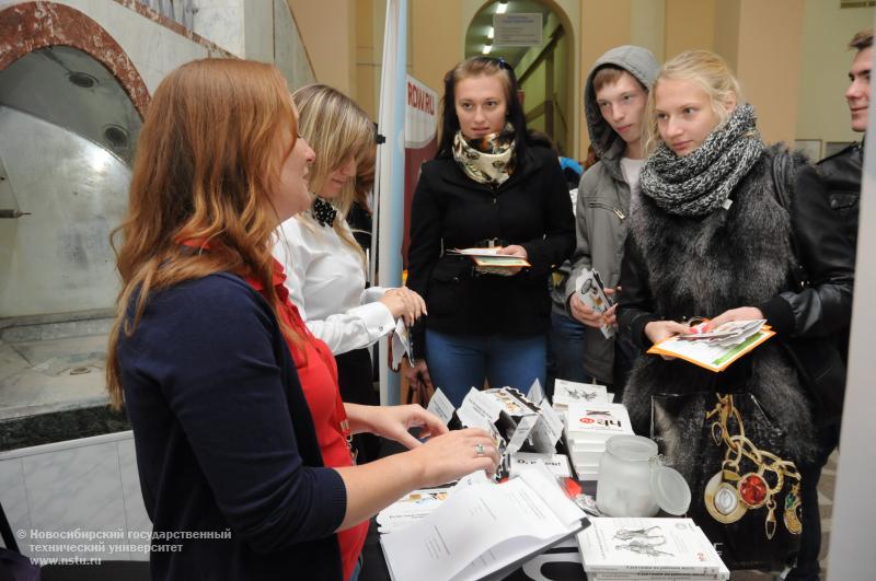 3.10.2013. Ярмарка вакансий, фотография: В. Кравченко