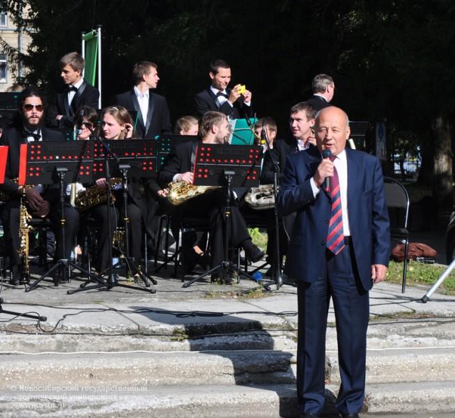 Первокурсникам - «Первый день новой жизни» , фотография: В. Кравченко