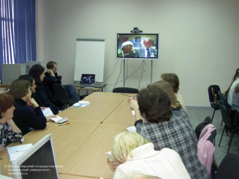 Курсы повышения квалификации и стажировки – 2007. НГТУ. Курс МГУ «Дистанционное обучение английскому языку», фотография: В. Невидимов