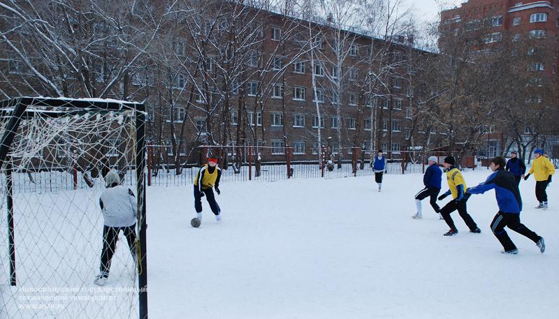 Пятый городской спортивный фестиваль среди факультетов вузов Новосибирска , фотография: В. Невидимов